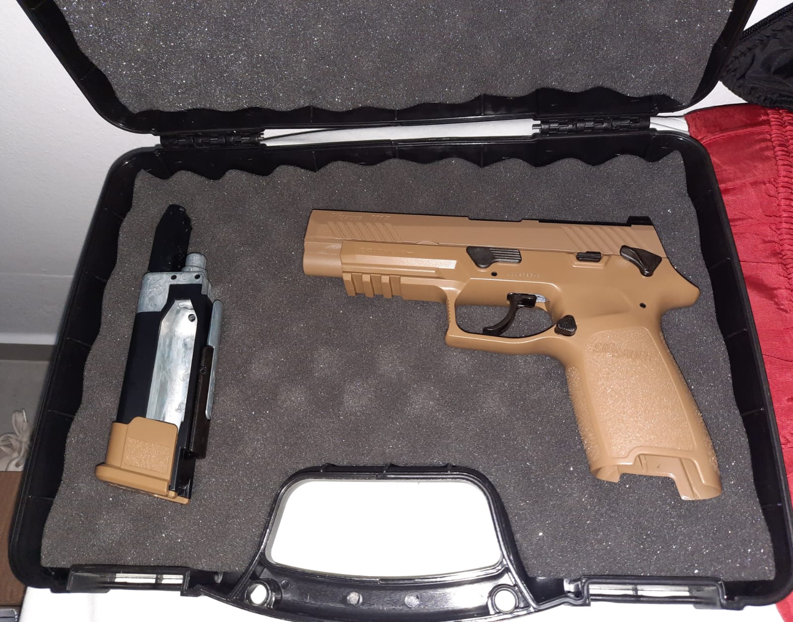 Pistola Sig Sauer P320 M17 Tan Co2 Chumbinho 4,5mm