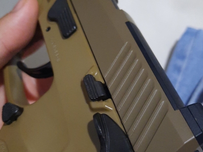 Pistola Sig Sauer P320 M17 Tan Co2 Chumbinho 4,5mm