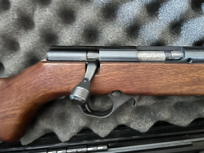 Rifle 22LR Ferrolho coronha madeira CBC Carabina