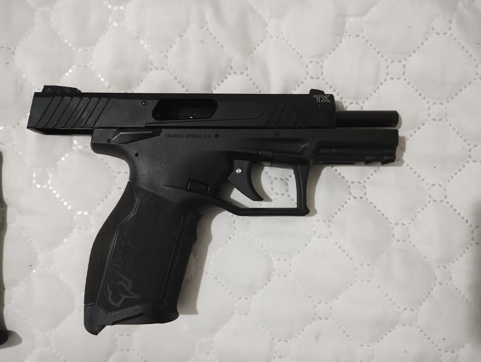 Pistola Taurus TX22 .22 LR ~ 500 tiros