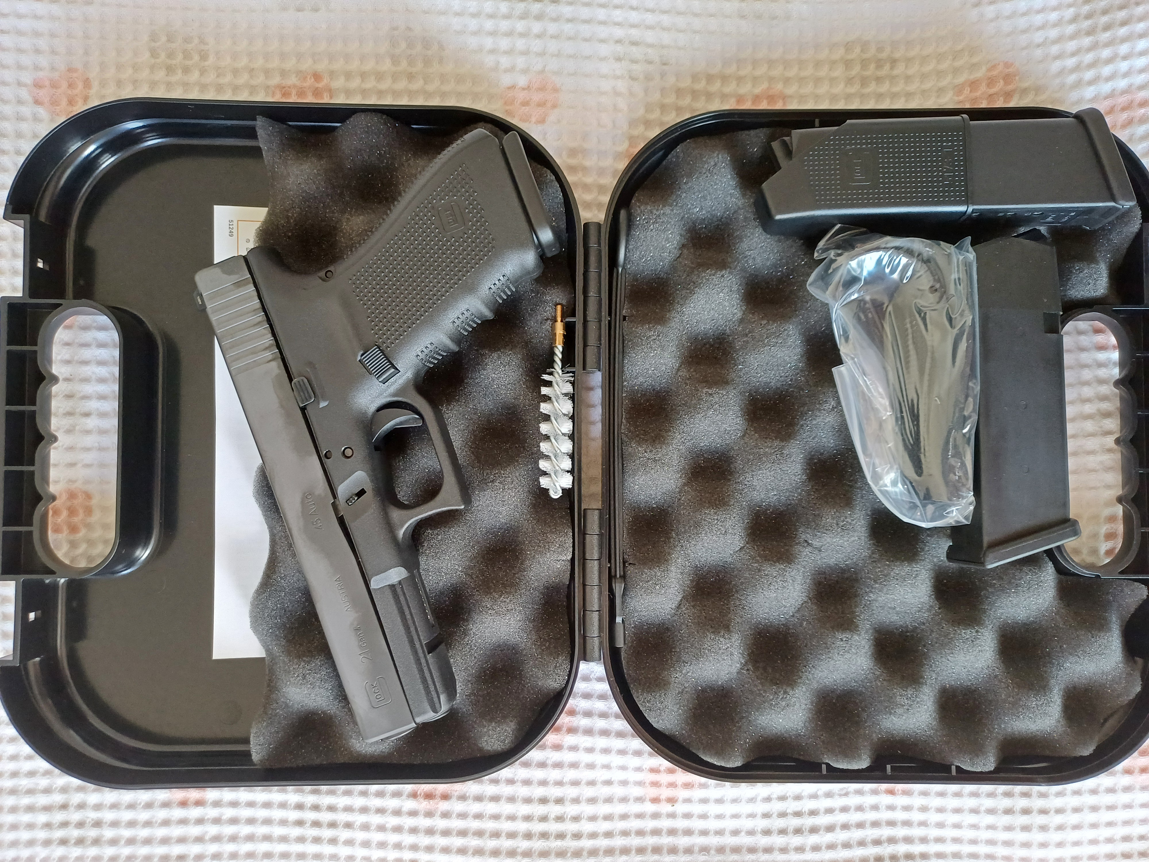 Glock G21 .45, zerada, na caixa.